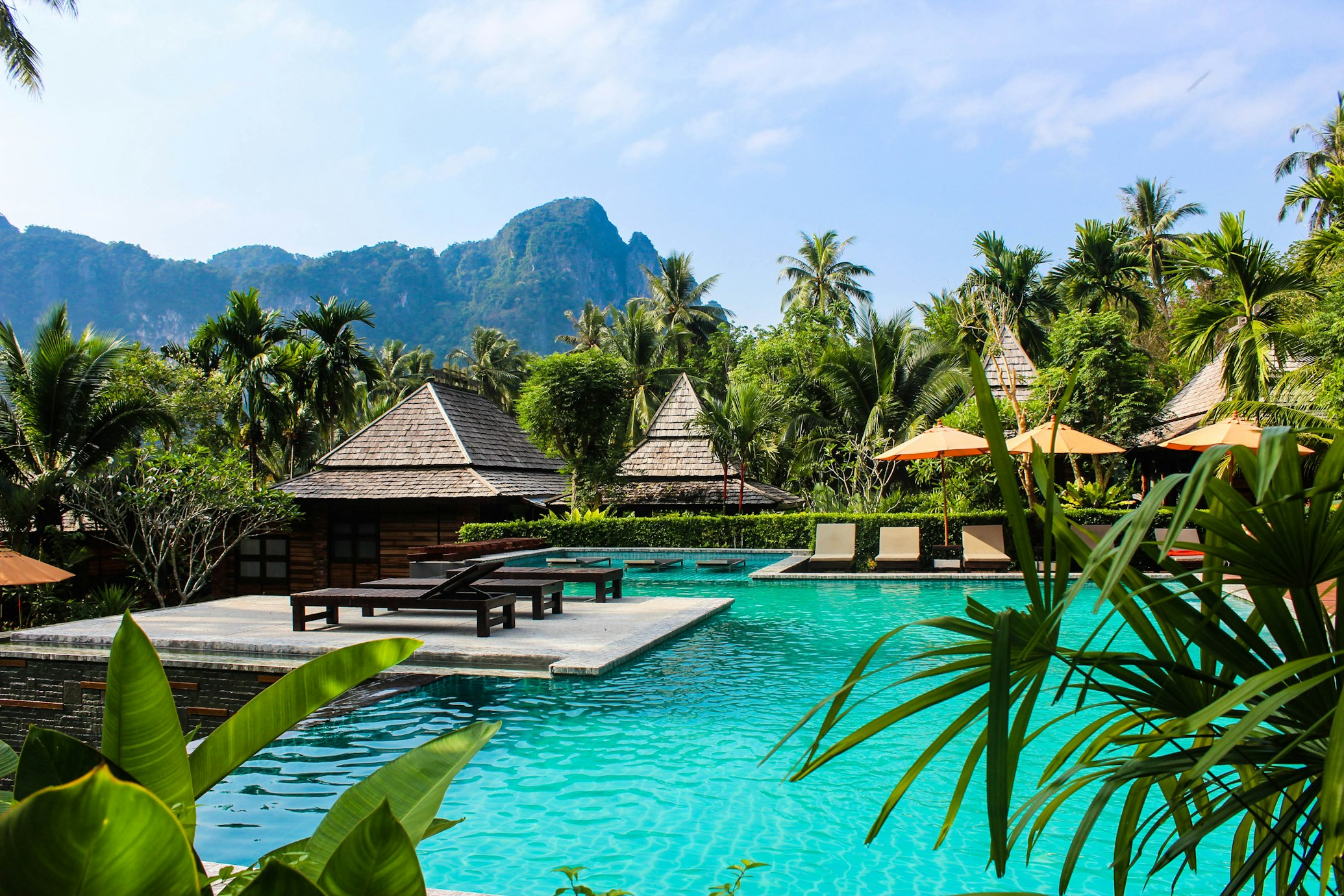 东方明珠泳池景观